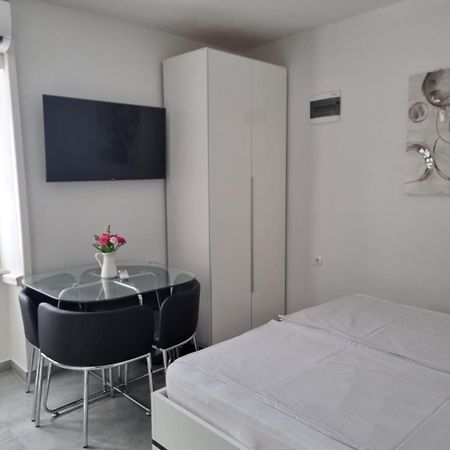 Apartments And Room Vela Senj  Luaran gambar