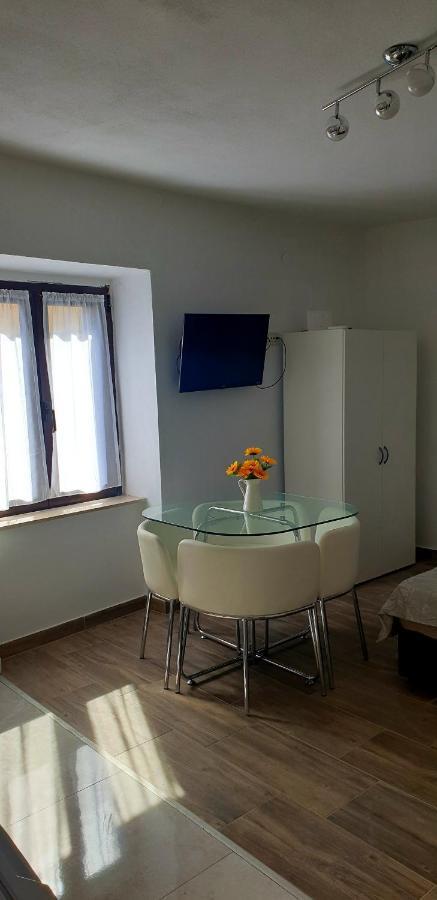 Apartments And Room Vela Senj  Luaran gambar