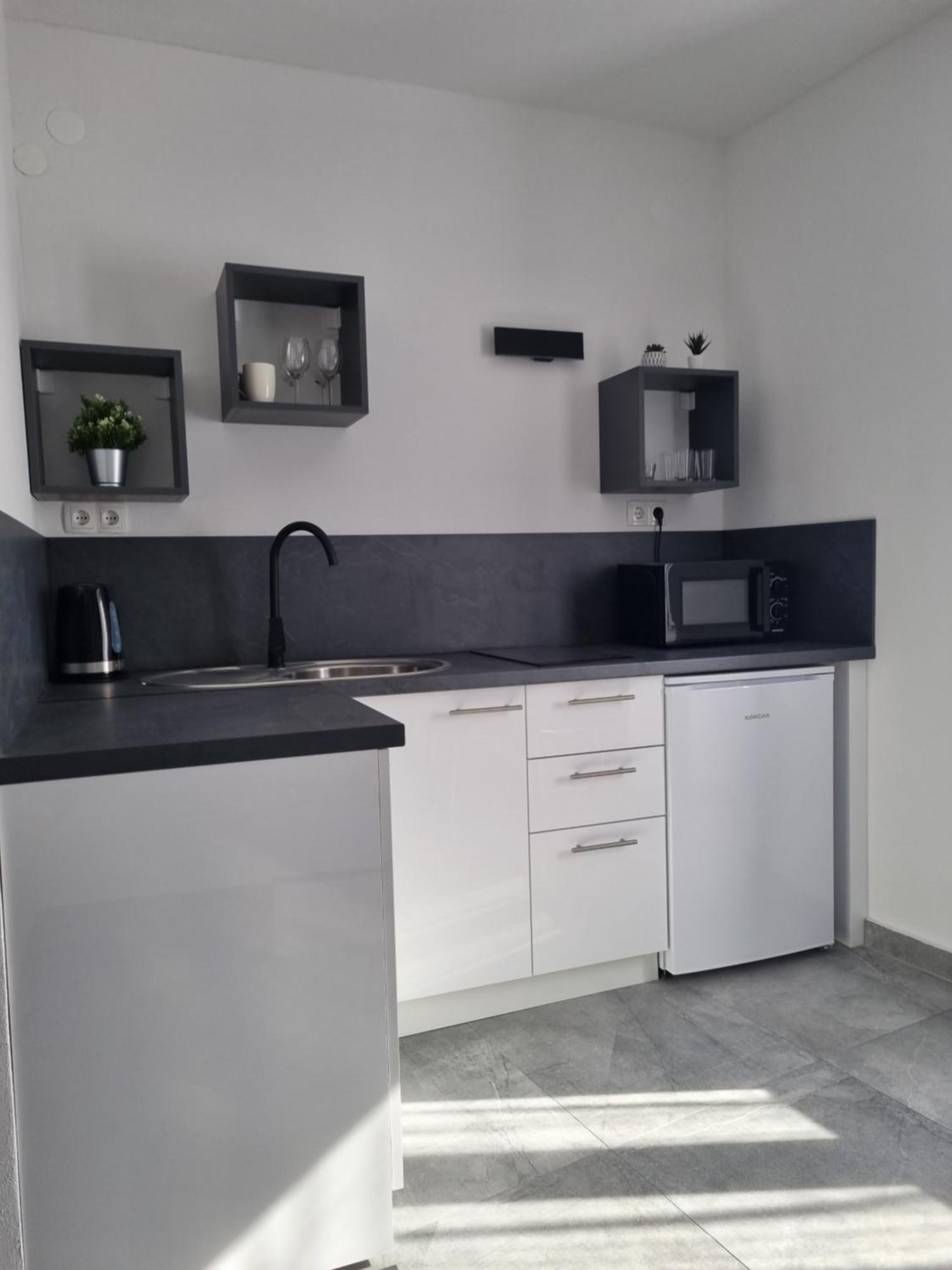 Apartments And Room Vela Senj  Bilik gambar